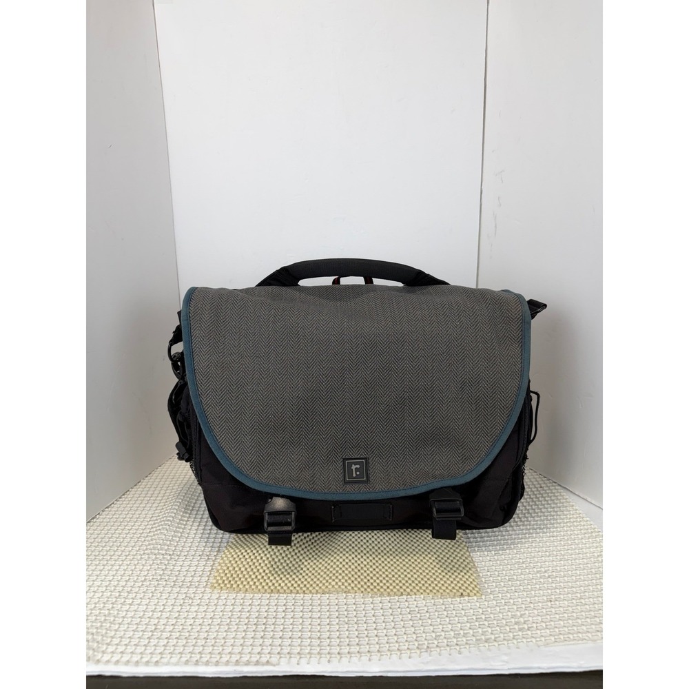 Rickshaw Bagworks Messenger Bag M Black Grey Herringbone Laptop Commuter Bag